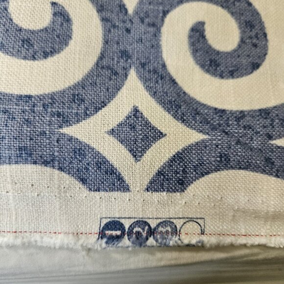 Jaclyn Smith Home Trend Upholstery Fabric 58" Wide By The Yard Scroll Lattice - Picture 5 of 8